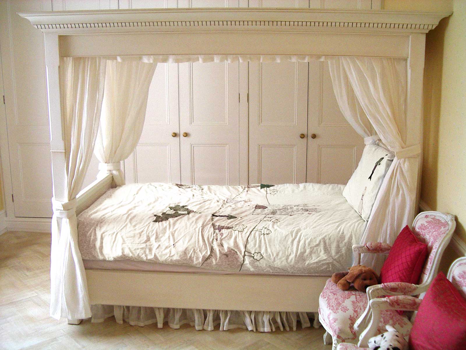 four poster